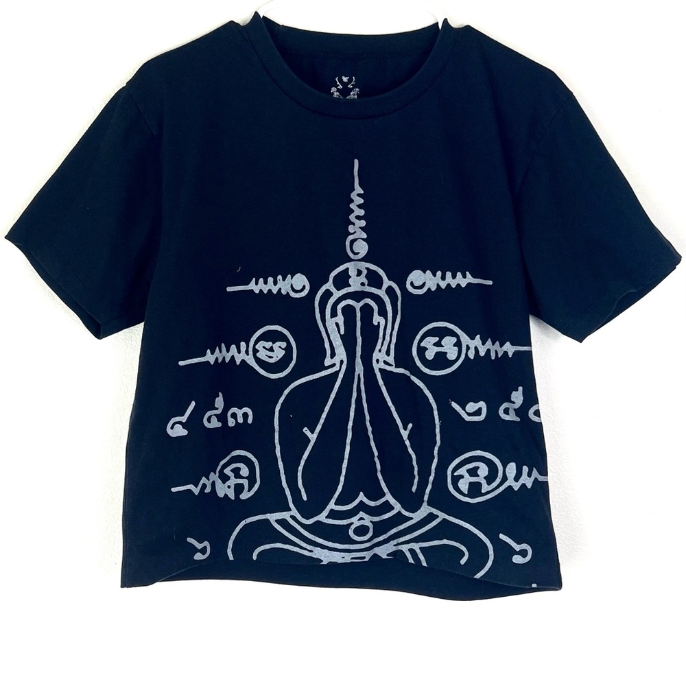 Gray prayer pose boho festival shakra short sleeve tee